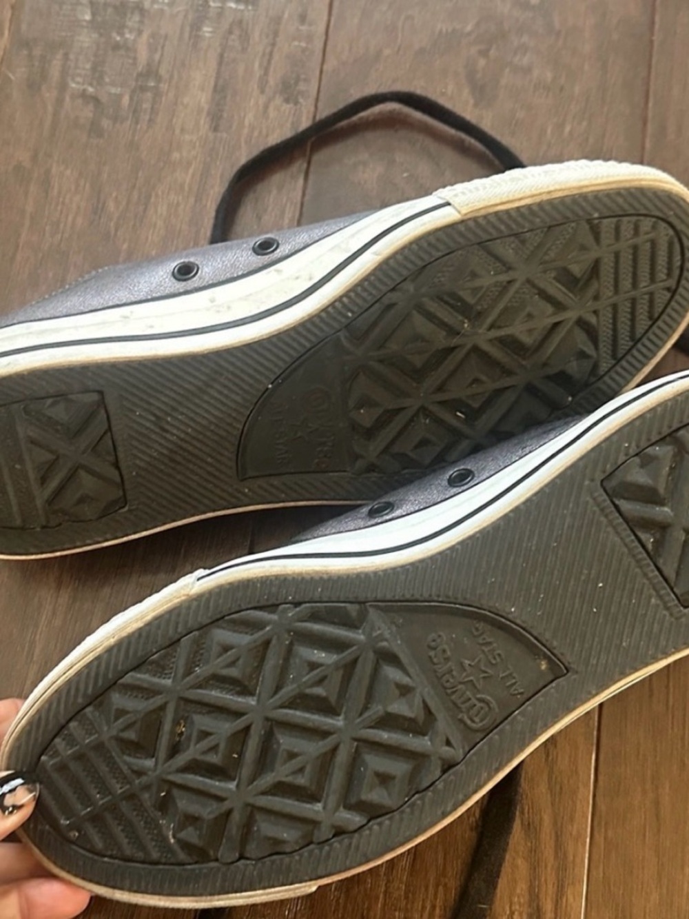 Converse Metallic Grey Leather Low-Top Sneakers 8.5 - Picture 5 of 7